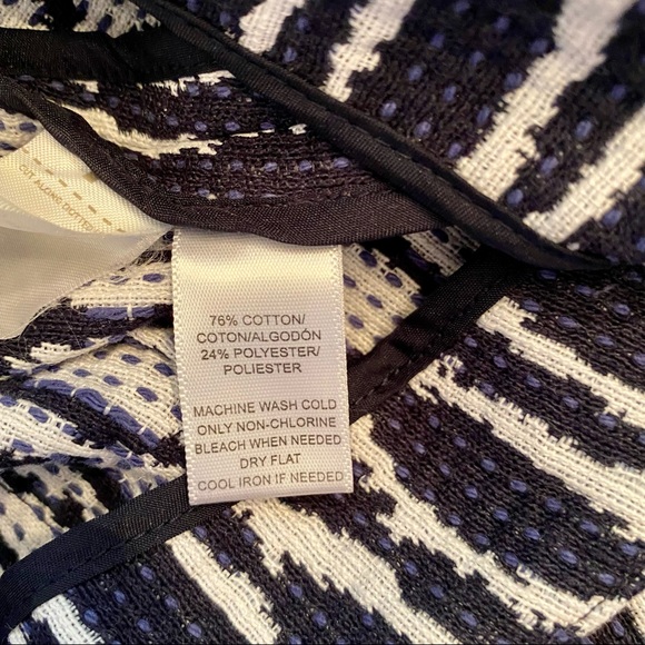 LOFT Navy & White Ikat Pattern Textured cotton Wrap Mini Skirt Size Small - Picture 6 of 7